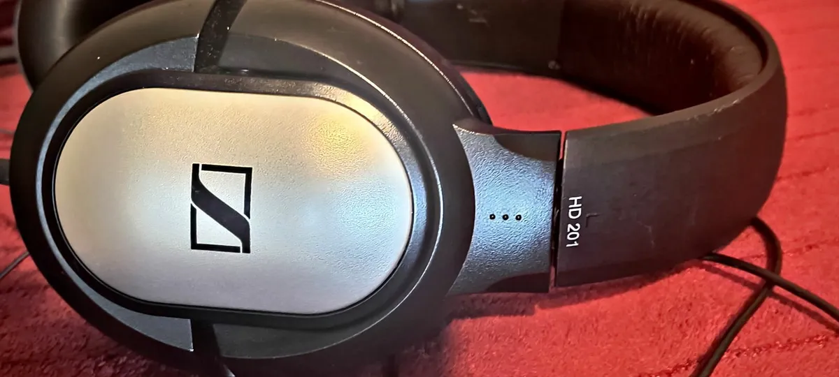 Sennheiser Wired Headphones - Image 3