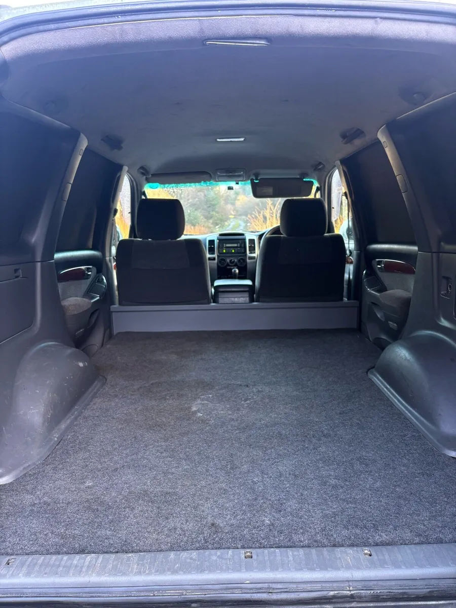 Toyota Land Cruiser - Image 4