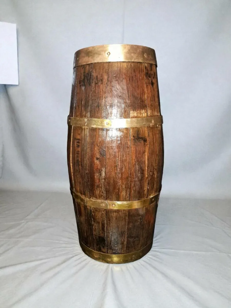 Large and heavy decorative barrel - Image 1
