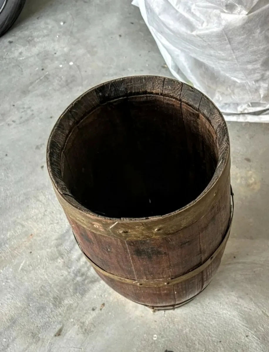 Large and heavy decorative barrel - Image 4