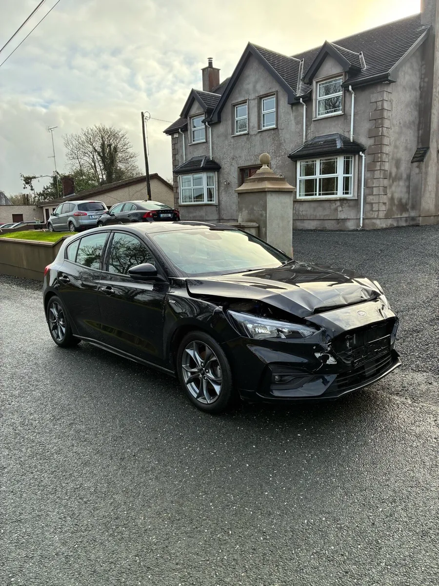 192 Ford Focus ST Line 1.0 Petrol - Image 4