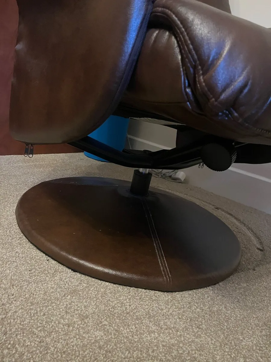 Swivel chair and footstool - Image 4
