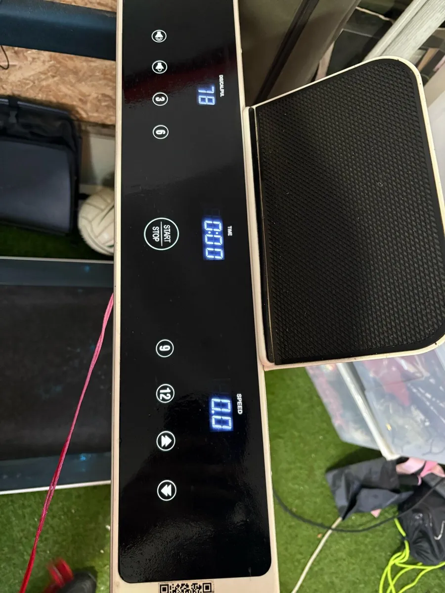 Electric treadmill - Image 2