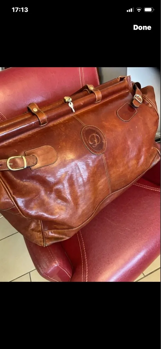 Very Large Quality Leather Hold-all - Image 1