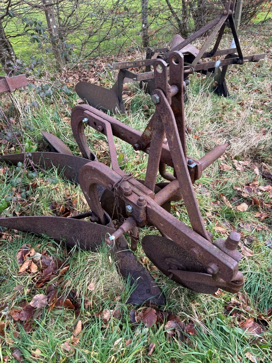 Selection of Ferguson 2 furrow ploughs - Image 2