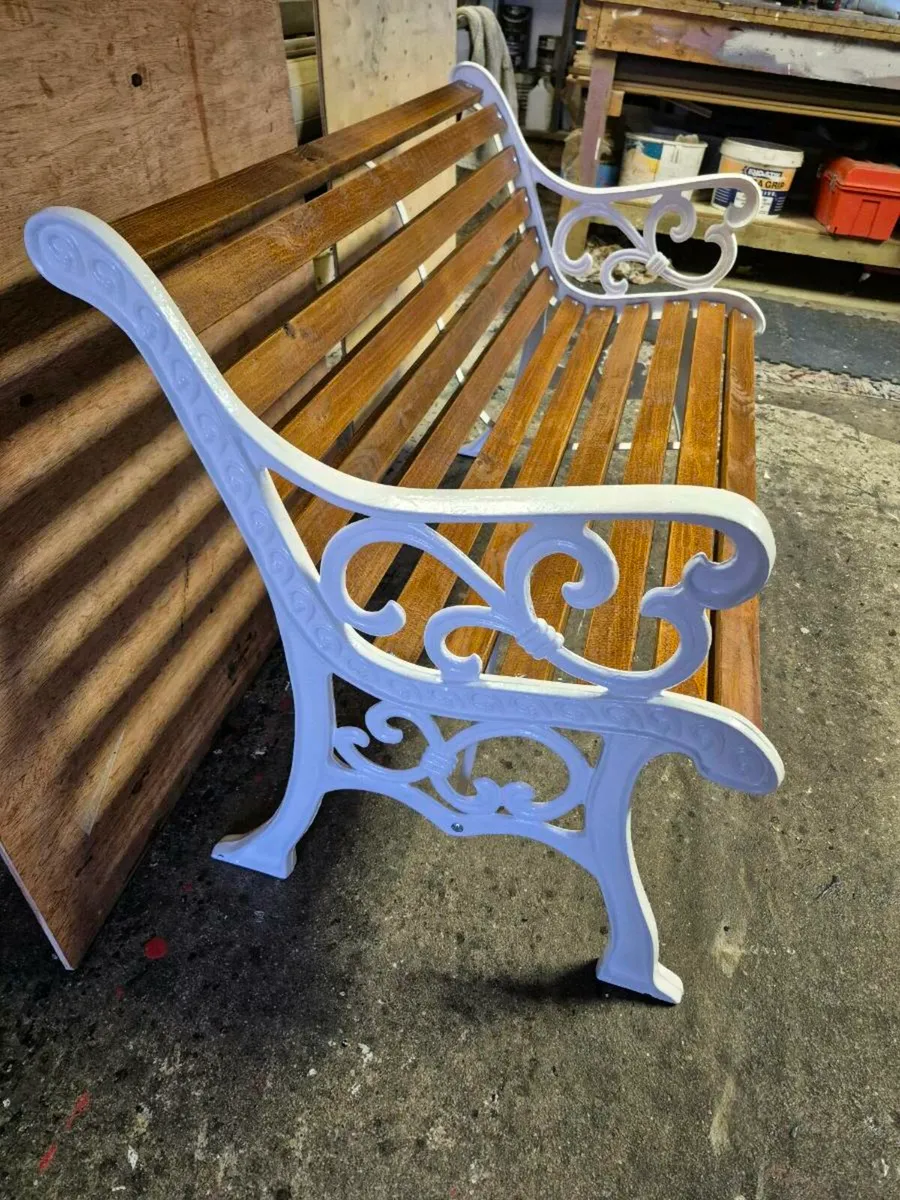 Cast iron Garden benches (2) - Image 1