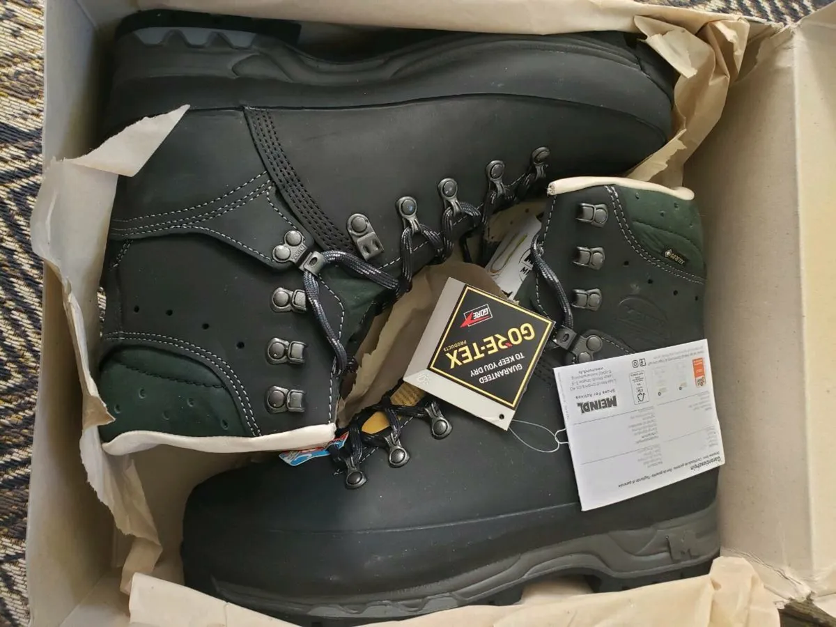 Meindl goretex hiking boots - Image 1