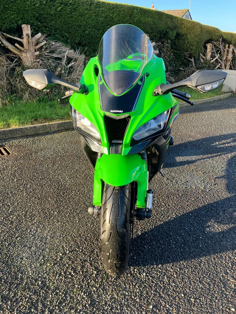 2018 Kawasaki Ninja ZX-10R Motorcycle - Image 3