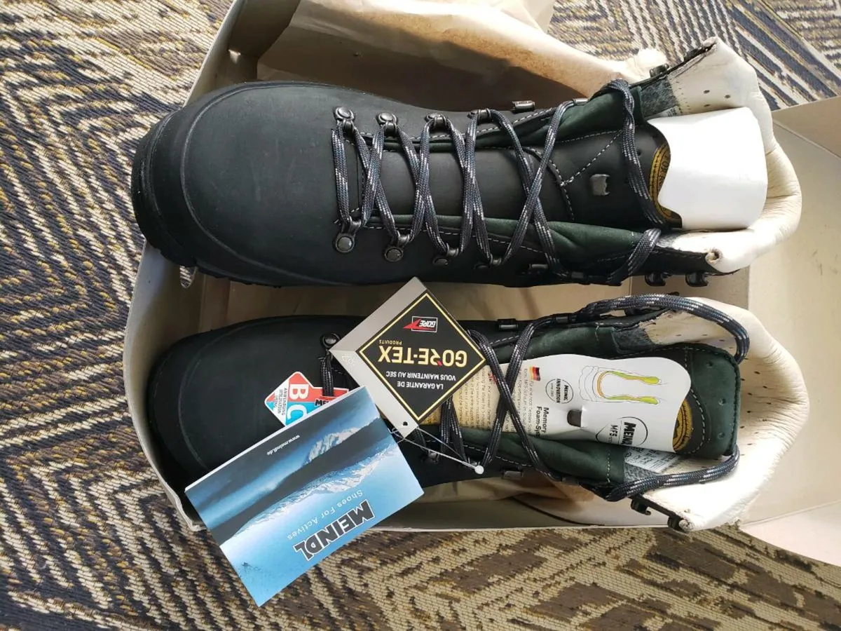 Meindl goretex hiking boots - Image 4