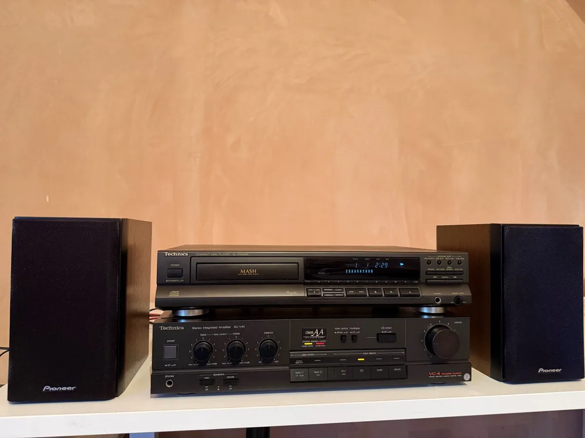 Technics Hi Fi - Image 1