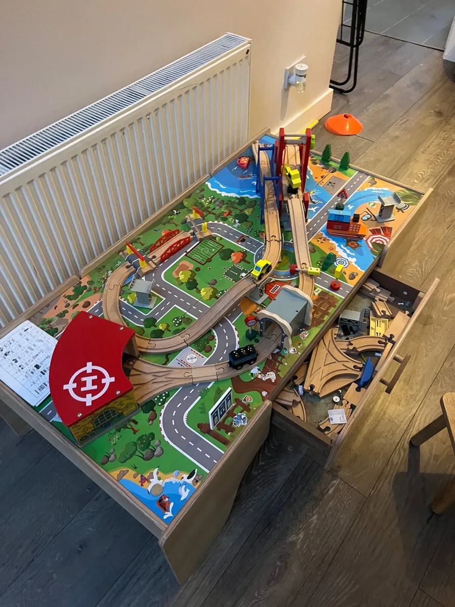 Kids Train Table - Image 2