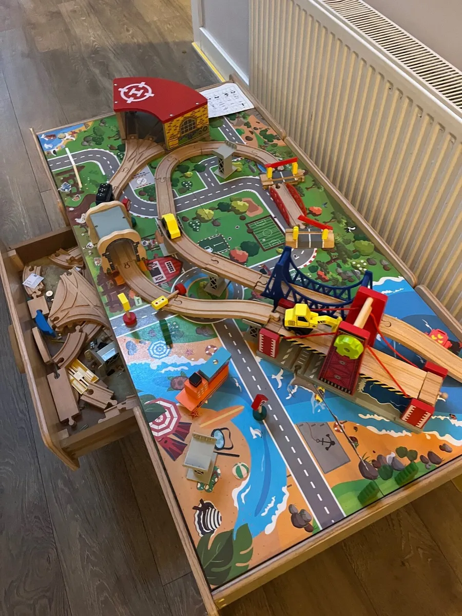 Kids Train Table - Image 3