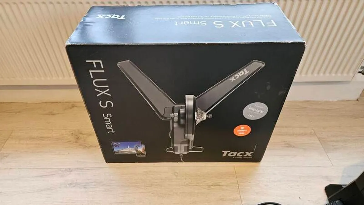 Tacx Flux S Smart Bundle - Image 1