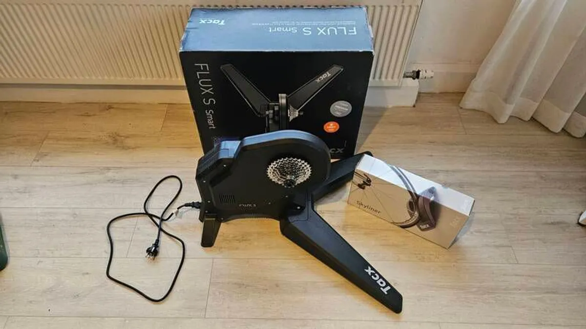 Tacx Flux S Smart Bundle - Image 2