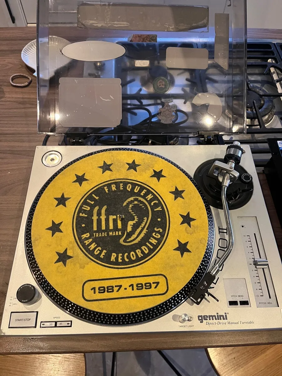 Gemini Turntables & Mixer - Image 2