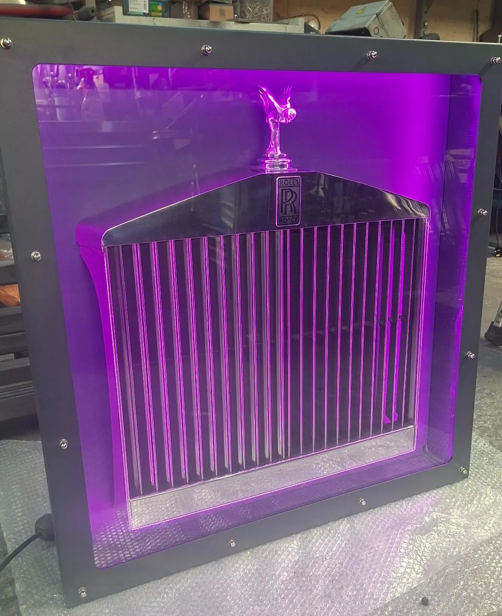 Rolls Royce  Grill/ Wall Hanger - Image 4