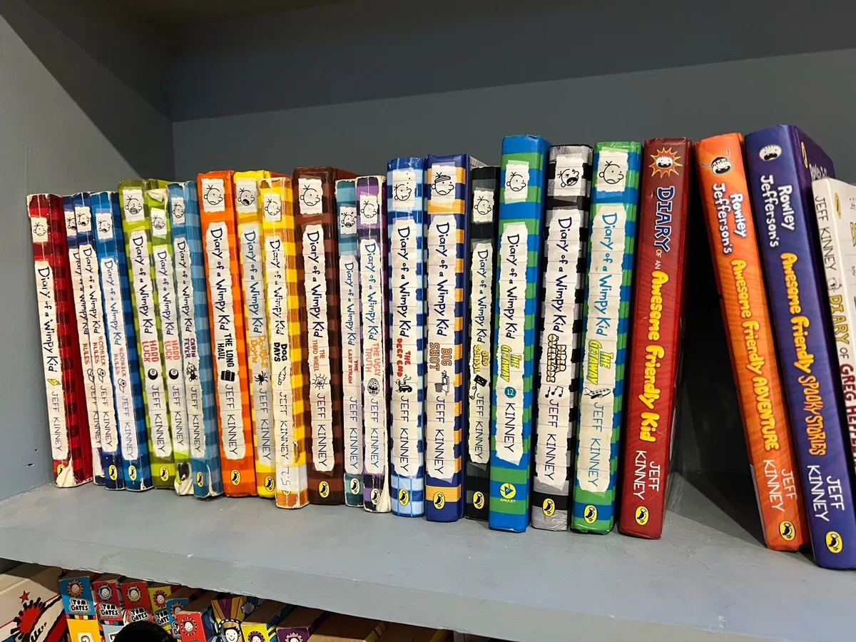 23 Diary of a wimpy kid books