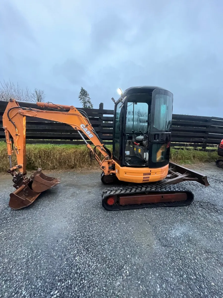 Cx27 b mini digger 2.8 tonnes - Image 1