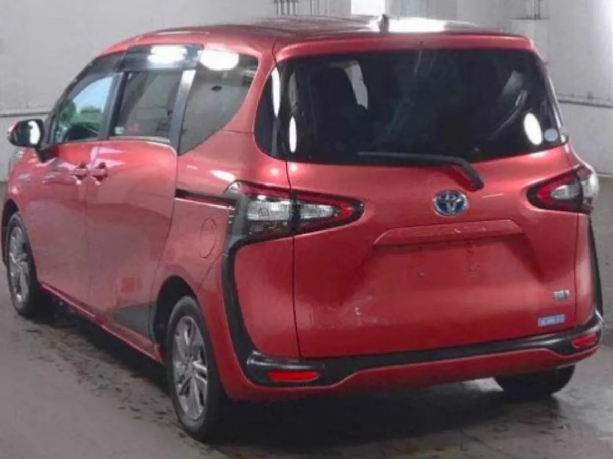 Toyota sienta for BREAKING - Image 2