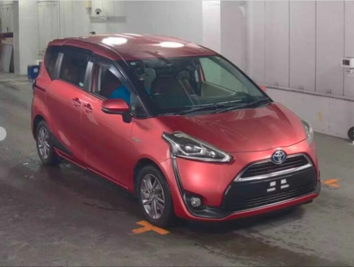 Toyota sienta for BREAKING - Image 1