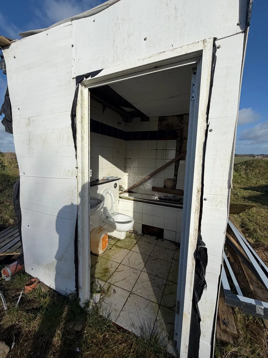 Portable toilet (FREE) - Image 2