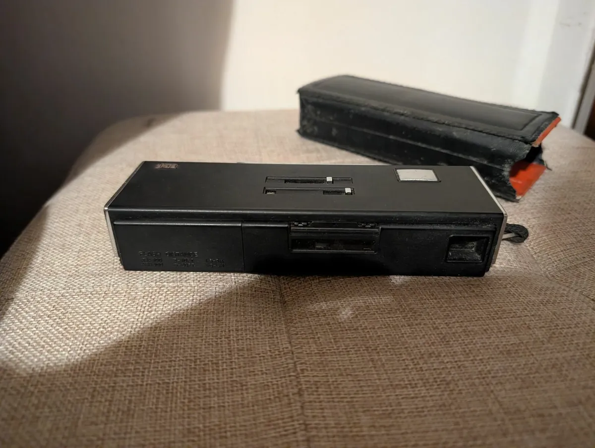 ITT Magicflash Telephoto Camera and case - Image 3