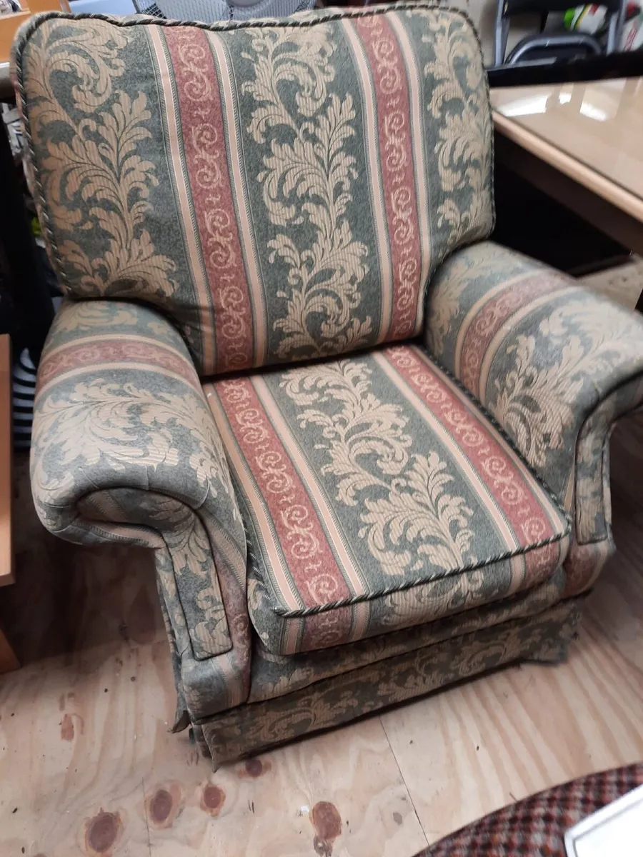 Lounge armchair - Image 1