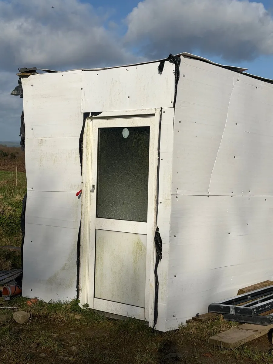 Portable toilet (FREE) - Image 3