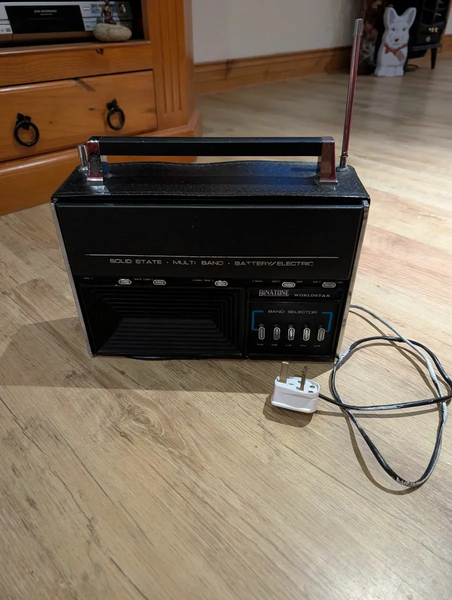VINTAGE RADIO BINATONE WORLDSTAR