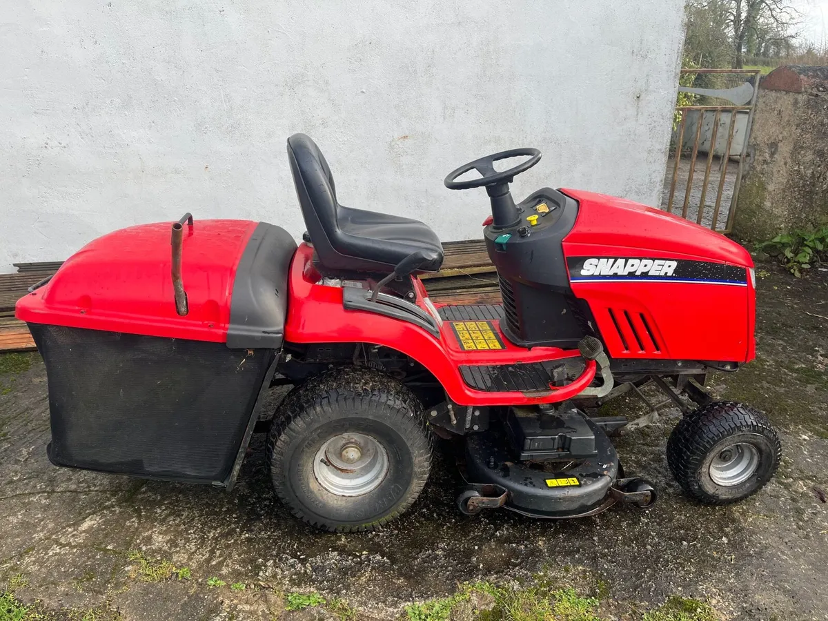 Snapper Ride on Lawnmower - Image 3