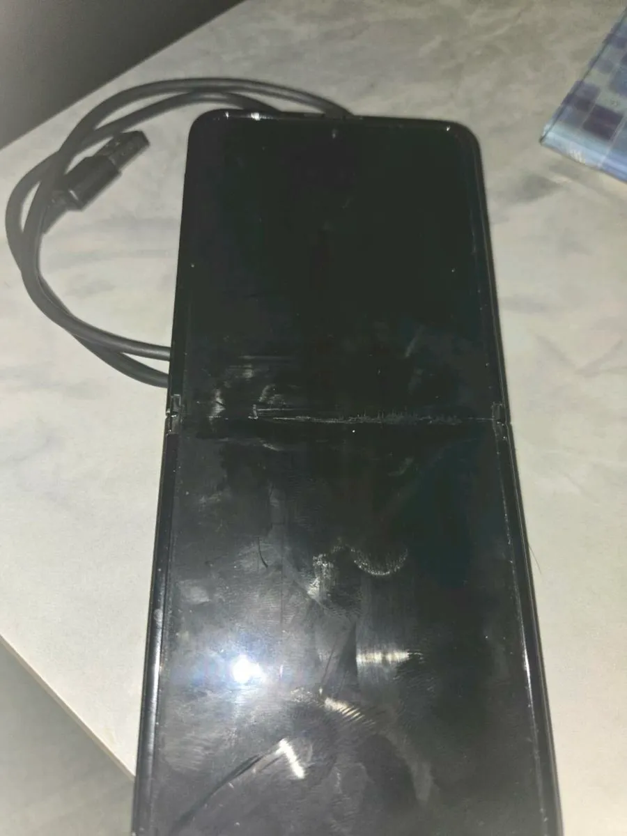 Samsung flip - Image 2