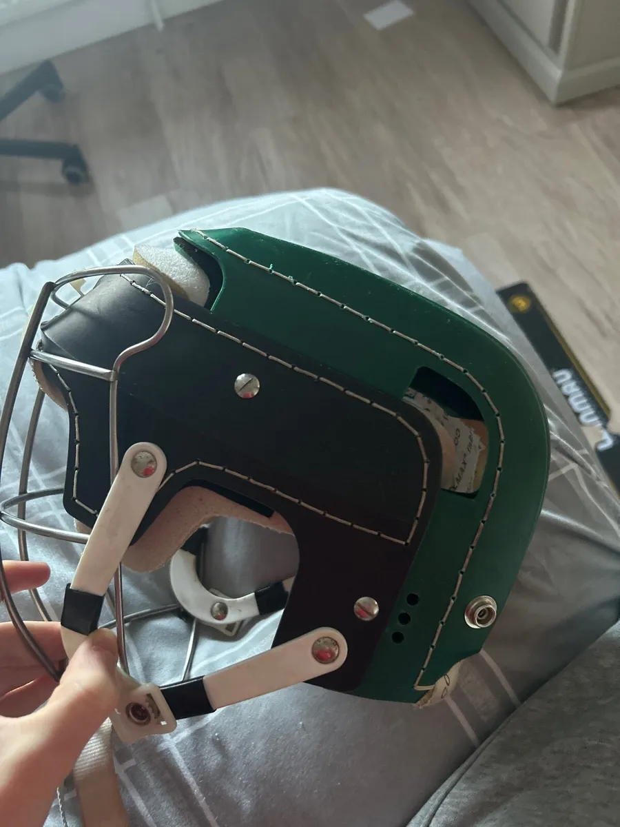 Sk100 green and black cooper with full stitching - Image 1