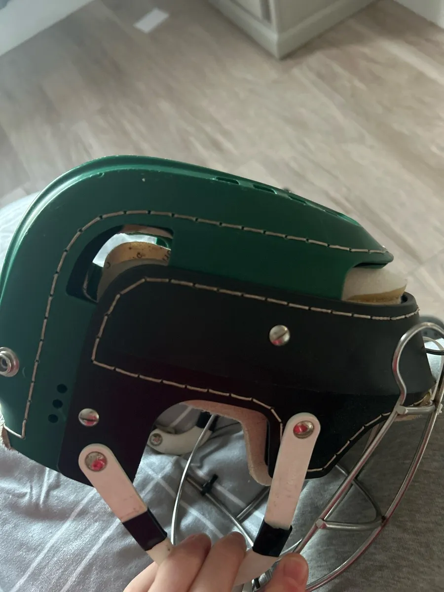 Sk100 green and black cooper with full stitching - Image 3