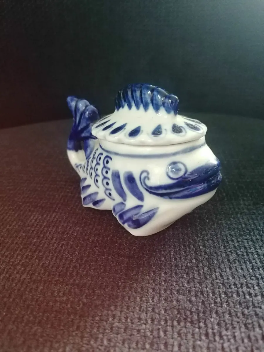 Gzhel Handmade Fish Candy Dish or Trinket Box - Image 3