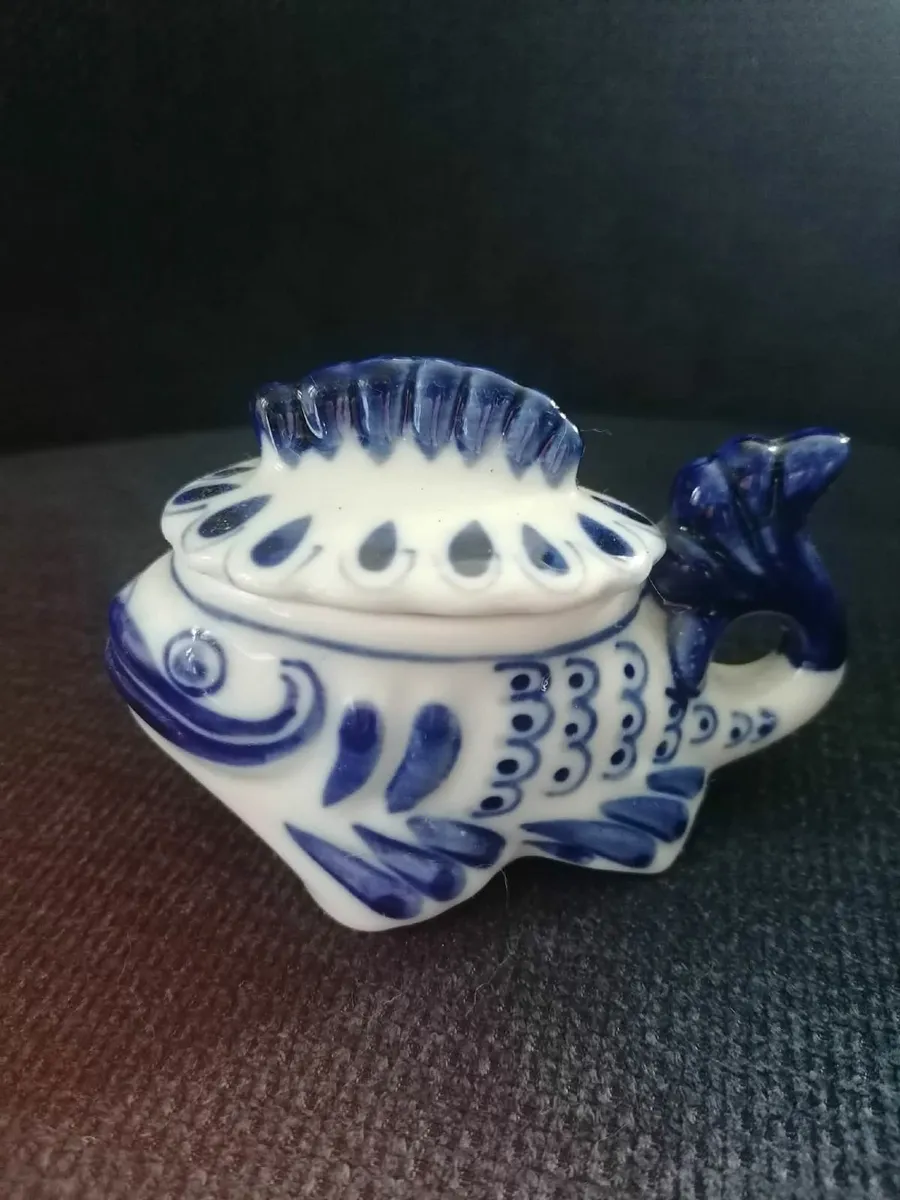 Gzhel Handmade Fish Candy Dish or Trinket Box - Image 4