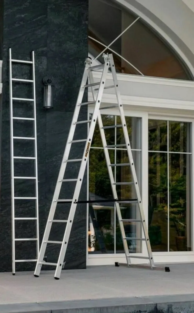 3-Section Aluminum Ladder, 3x11 Rungs - Image 4