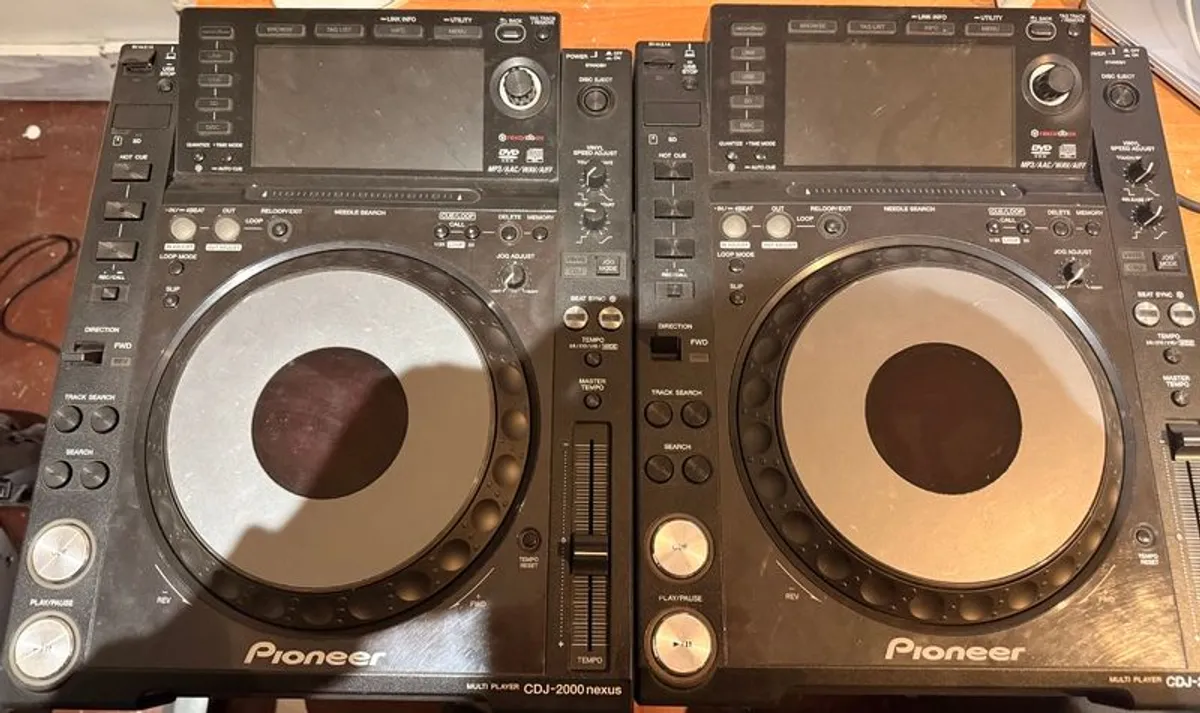 Pioneer CDJ-2000 Nexus Pair Club Standard Players