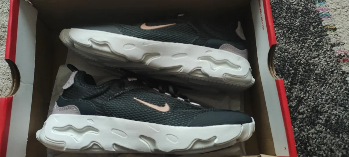 Brand New Nike Shoes UK5.5 - Image 1