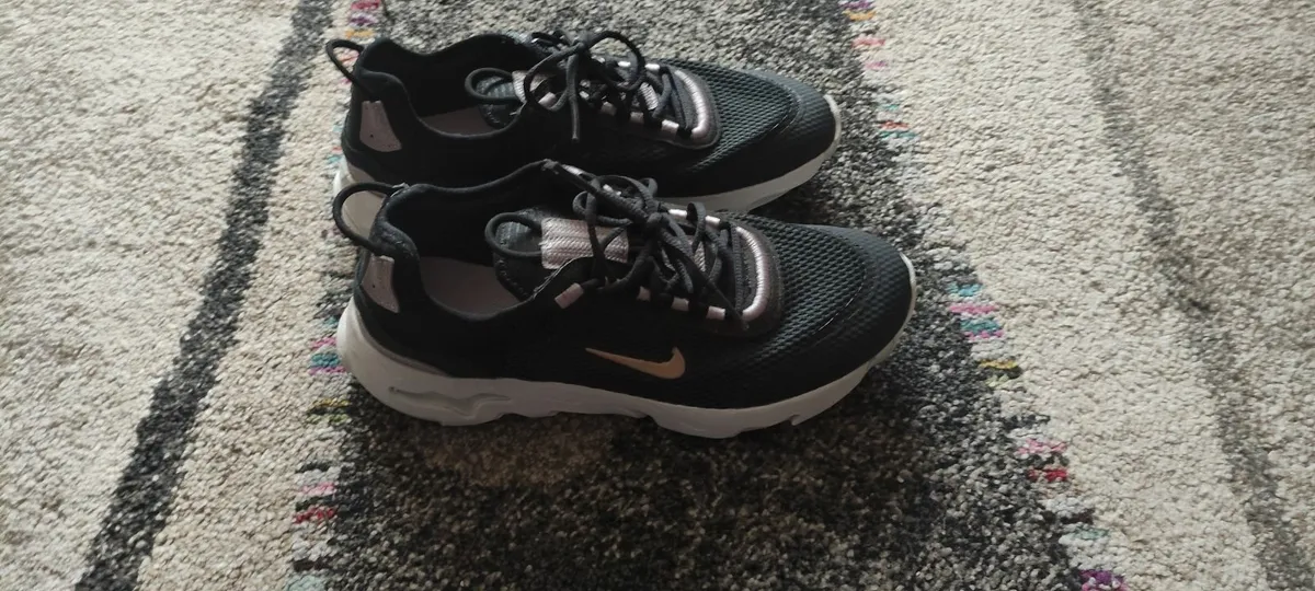 Brand New Nike Shoes UK5.5 - Image 4