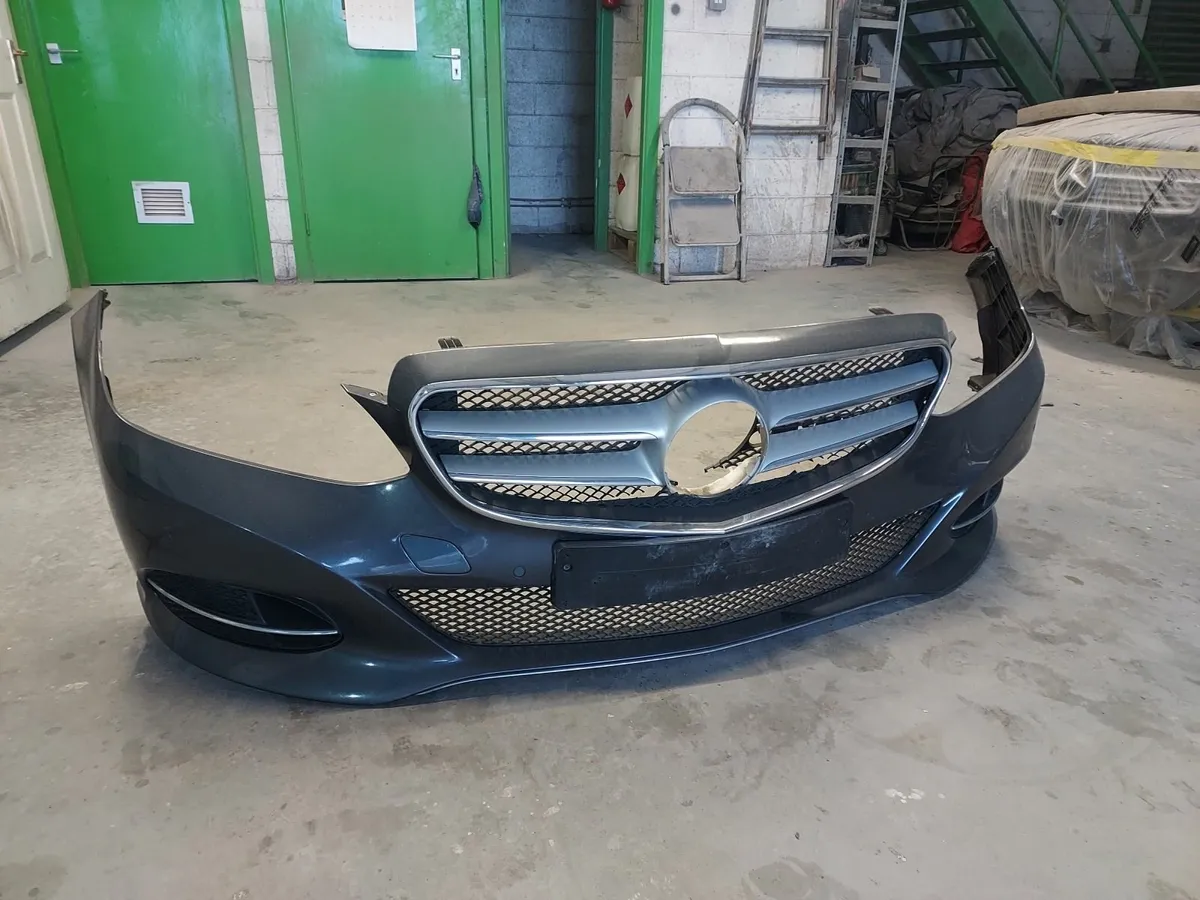 Bumper Mercedes EClass - Image 2