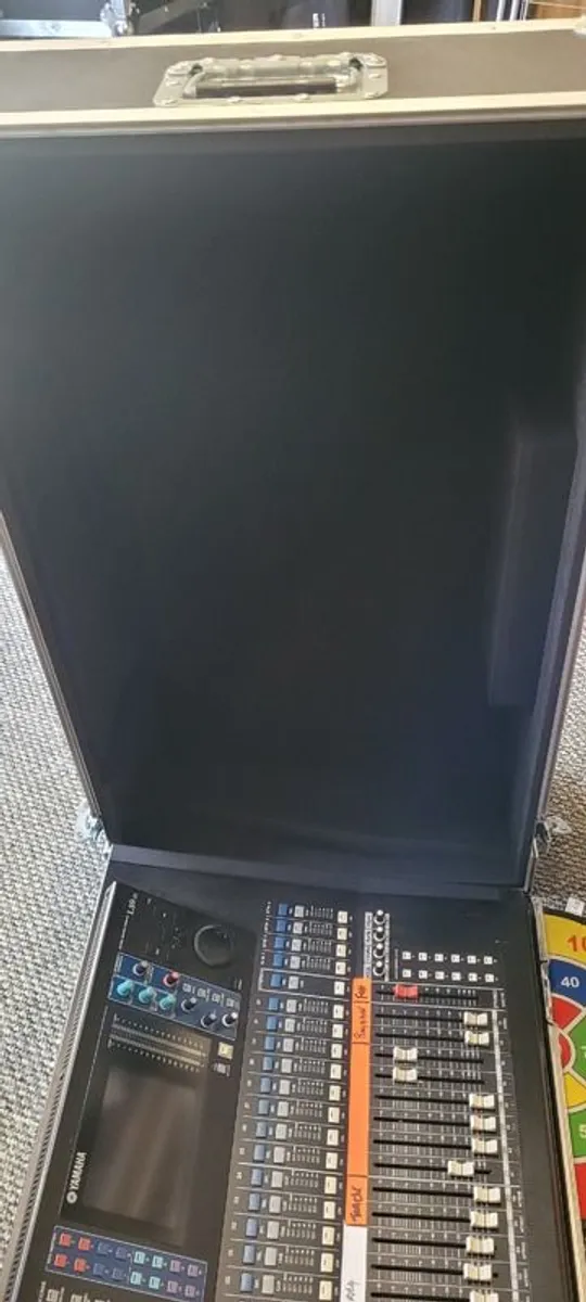 Yamaha LS9 - 32 Digital Mixer - Image 2