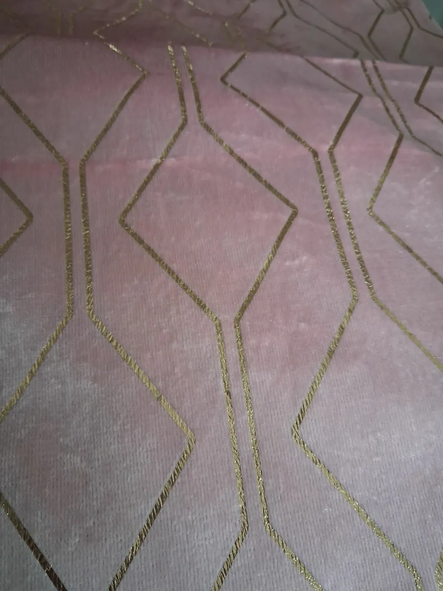 90 x 90 blush with copper gold curtains - Image 4