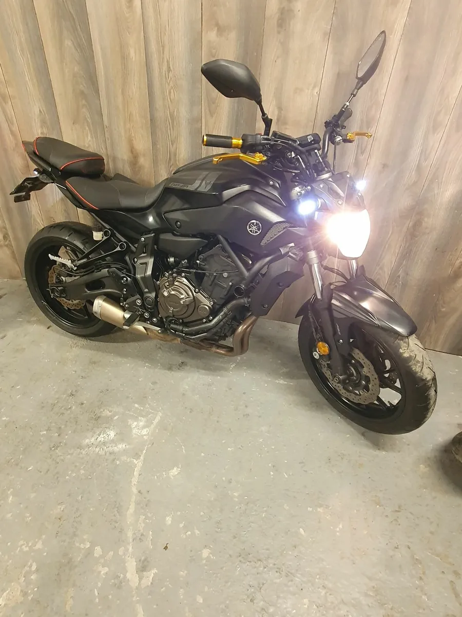 YAMAHA mt07 2017 - Image 4