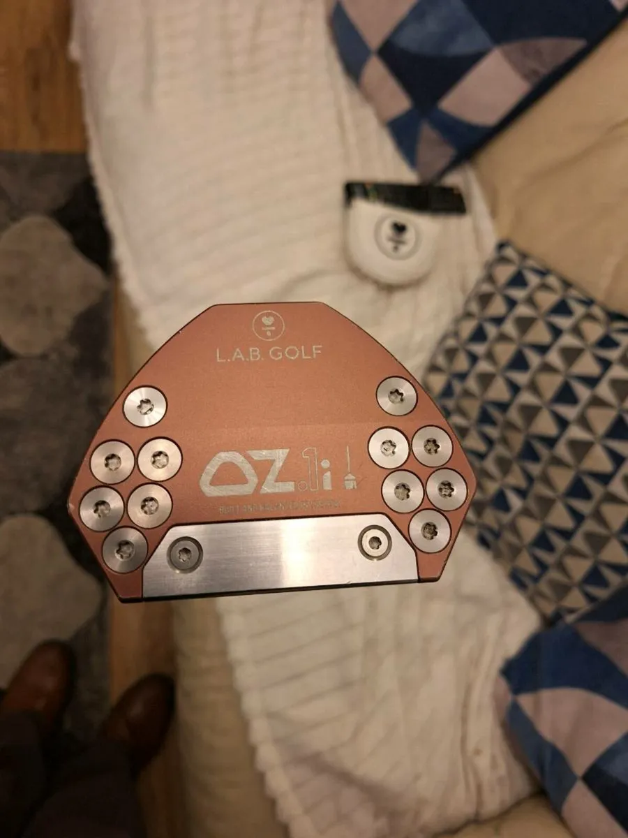 46" L.A.B. GOLF BROOMSTICK PUTTER CENTRE SHAFT - Image 1