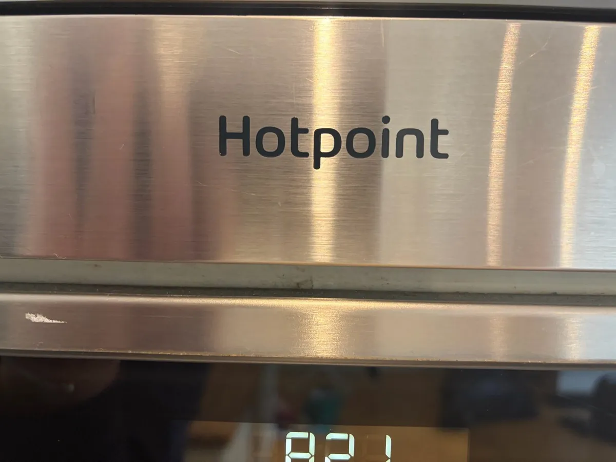 Oven and Built in Microwave - Image 3