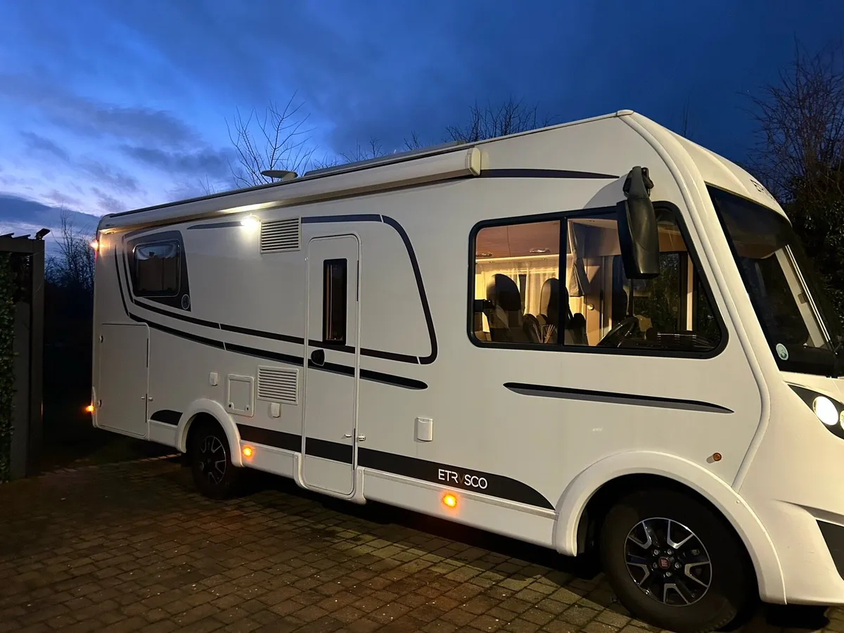 212 A class Etrusco  i7400QB. 10500 Kms. - Image 1