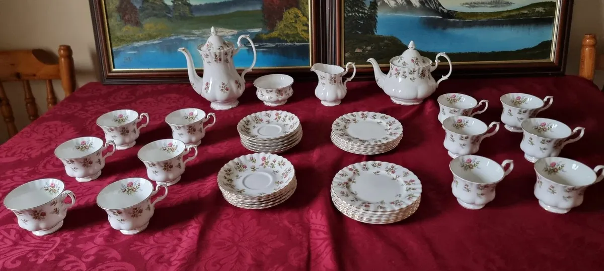 92Pc. Royal Albert Winsome Dinner, Coffee &Tea Set - Image 4