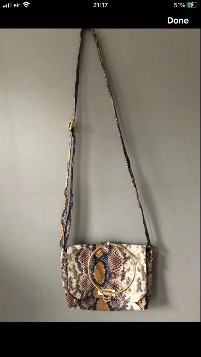 Ladies bag €3 - Image 2