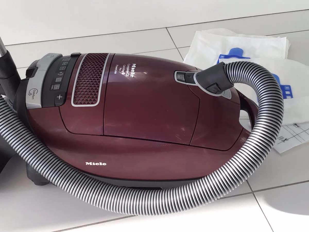 Miele cat and dog pro vacuum cleaner - Image 1
