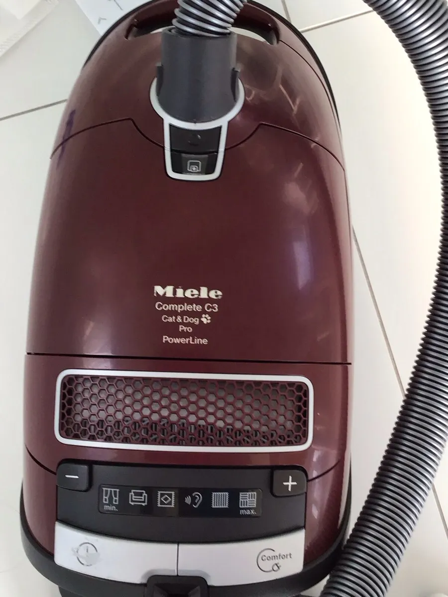Miele cat and dog pro vacuum cleaner - Image 2